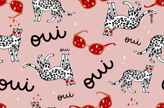 patr&oacute;n de leopardos veraniegos con gafas rojas fondo rosa