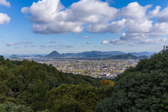 日本の香川県にある金比羅山から見る香川県の市街地の風景