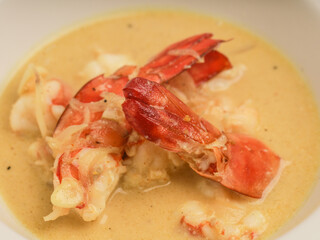 Shrimp or prawn cooked in curry sauce