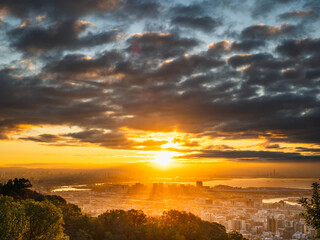 神戸市東灘区の保久良神社からの夜明け