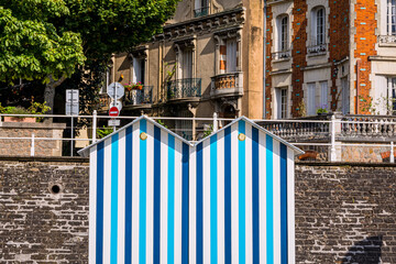 Cabines de plage sur les quais de l'Allier &agrave; Vichy en France