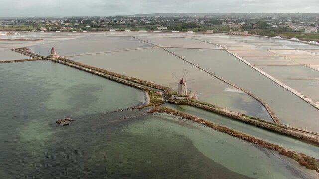 Salina Saline dello Stagnone Trapani Sycylia solanka
