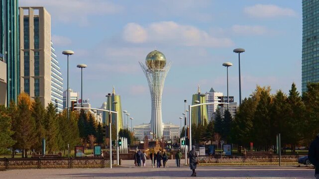 Timelapse video of Baiterek tower, 18 October 2025, Nurzhol Boulevard (Green Water Boulevard), Astana City (Nur-Sultan), Kazakhstan