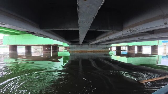 Best tourist spot in chennai - Muttukadu Boat House is a water sport facility rowing, wind surfing, water skiing & speedboat riding. East Coast Road at Muttukadu, Kanchipuram, Tamil Nadu. India tours