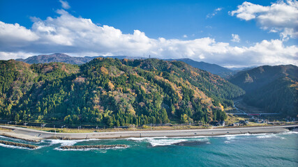 Fototapeta premium 日本の富山県朝日町の笹川地区周辺の風景