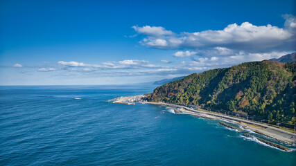 日本の富山県朝日町の笹川地区周辺の風景