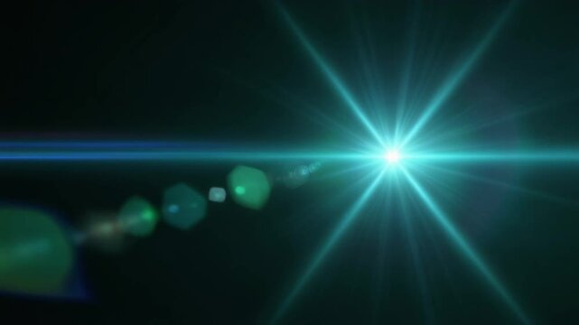 エレクトリックシアンの光フレアが黒背景を横切り、鋭い発光エッジが際立つ映像。
わずかなレンズディストーションが電子的な雰囲気を生み、強いコントラストが印象を深める。