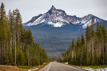 Road View of Mount Thielsen near Crater Lake National Park, Oregon © PhotoSpirit