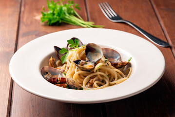 Spaghettoni con vongole veraci, Pasta Italiana 