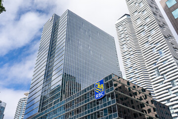 Fototapeta premium Toronto, Canada - September 21, 2025: RBC (Royal Bank of Canada) office building in Toronto, Canada. RBC is a Canadian multinational financial services company. 