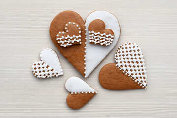 Gingerbread hearts decorated with white icing