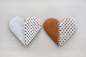 Gingerbread hearts decorated with white icing