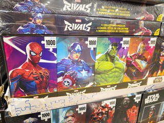 Obraz premium Marvel Rivals Character Puzzle Display at Retail Store