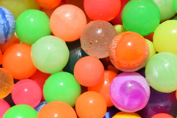 カラフルなスーパーボール