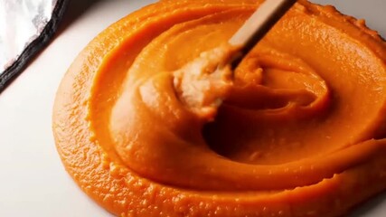 Puree plating with modern artistic movement