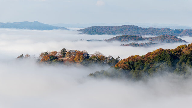 備中松山城 &ndash; 天空の山城「現存12天守」の一つで、天守が現存する&ldquo;唯一の山城&rdquo;