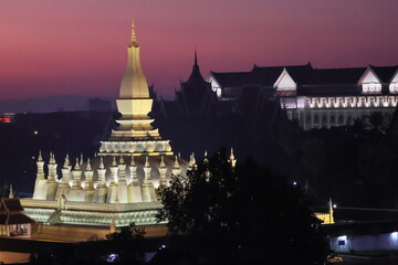 That Luang Vientiane at night