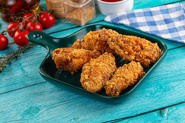 Golden crispy fried chicken wings