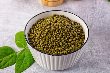 Raw dry green mash bean