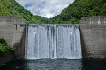 砂防堰堤と夏の山　Sabo dam and summer mountains