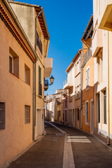 Ruelle &agrave; Martigues en France