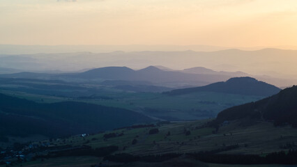 Coucher de soleil sur le Mont Mézenc, en Haute-Loire