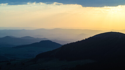 Coucher de soleil sur le Mont Mézenc, en Haute-Loire