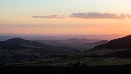 Coucher de soleil sur le Mont Mézenc, en Haute-Loire