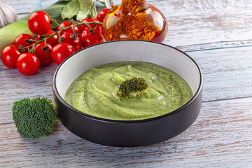 Vegan Broccoli cream soup puree