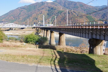 鉄橋の上流側