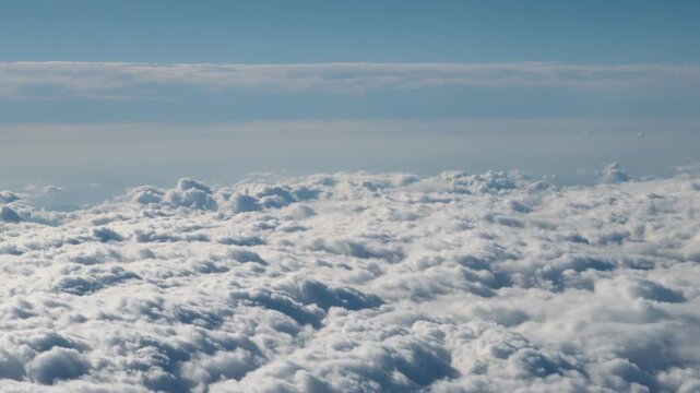 雲のうえ〜 雲の上」の写真素材 | 98,463件の無料イラスト画像 | Adobe Stock