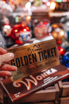 Willy Wonka's milk chocolate bar and golden ticket, unique creative New Year gifts and souvenirs