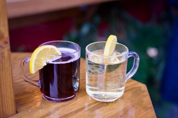 white and red mulled wine