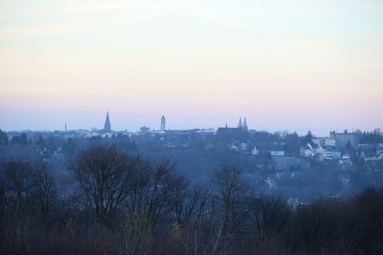 Blick auf Solingen im Herbst bei Sonnenaufgand