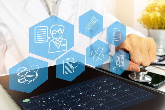 Medical treatment concept, doctors are responsible for examining patients' symptoms and finding treatment methods, using medications, and patient information.