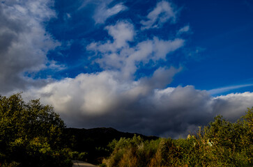 Nubes otoñales sobre la comarca de la Vera