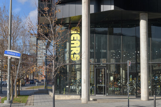 exterior building facade and entrance to Gears Bike Shop located at 599 King St E, Toronto