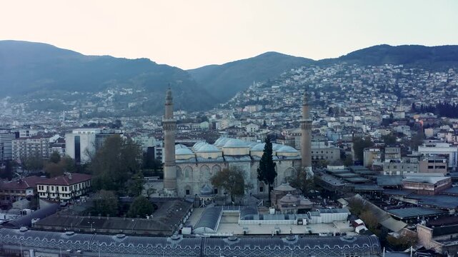 4K drone footage of Bursa&rsquo;s Grand Mosque (Ulu Cami) &mdash; an iconic Ottoman landmark with stunning architecture