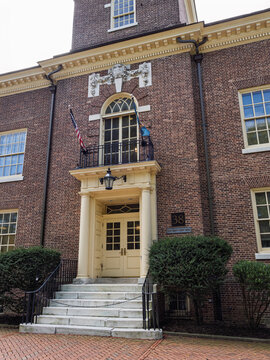 Brick facade of the Delaware Court of Chancery in Dover, Delaware