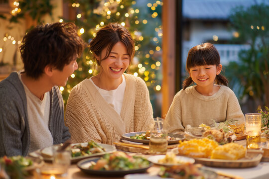 クリスマスパーティーを楽しむ日本人の家族