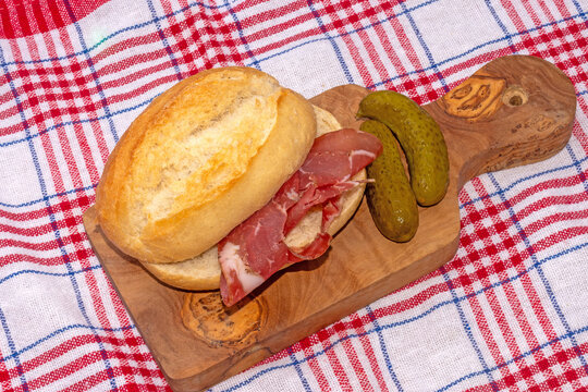Schinken-Br&ouml;tchen