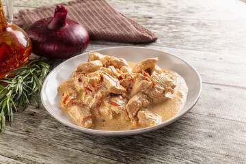 Roasted chicken fillet with cream sauce