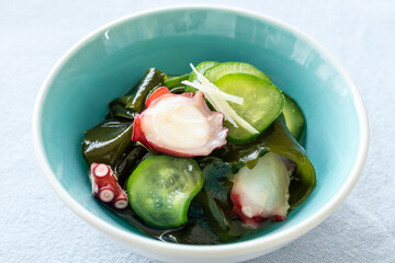酢の物　きゅうりとタコとわかめ　日本のお酢の料理