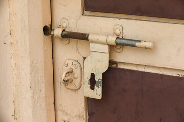 Old rusty aldrop door lock 