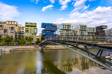La Place Nautique dans le quartier de Confluence &agrave; Lyon en France