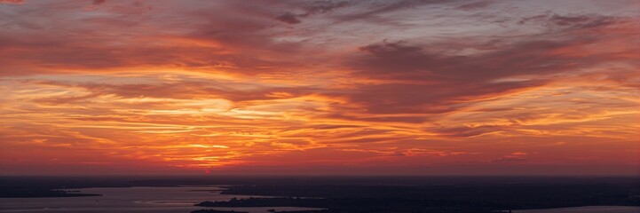 Obraz premium Fresh sea crab on a white background used as a seafood product display, emphasizing freshness and simplicity