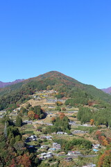 落合集落　澄んだ秋の空　(徳島県　東祖谷）