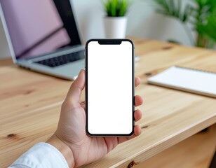 カフェでスマホを持つ手元のライフスタイルモックアップ画像