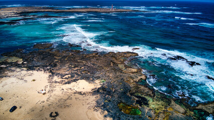 Fotos aérea con dron de la costa de Fuerteventura, El Cotillo, Canarias.