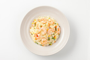 새우볶음밥은 새우껍질을 벗긴 새우와 잘게 썬 채소를 밥과 함께 볶은 음식
Shrimp fried rice is a dish made by stir-frying peeled shrimp and finely chopped vegetables with rice.


